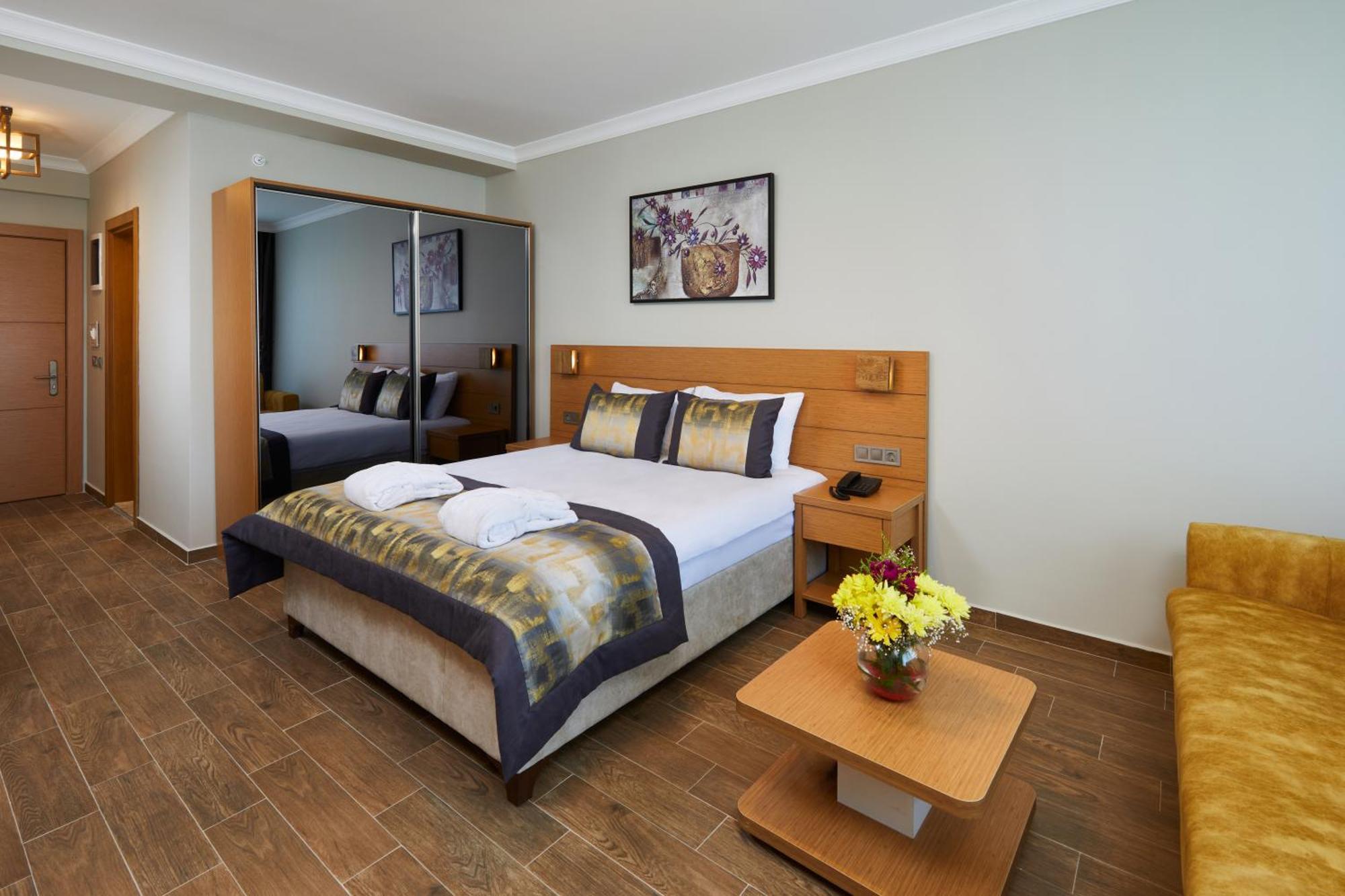 Hattusa Vacation Business Thermal Hotel Saray Экстерьер фото